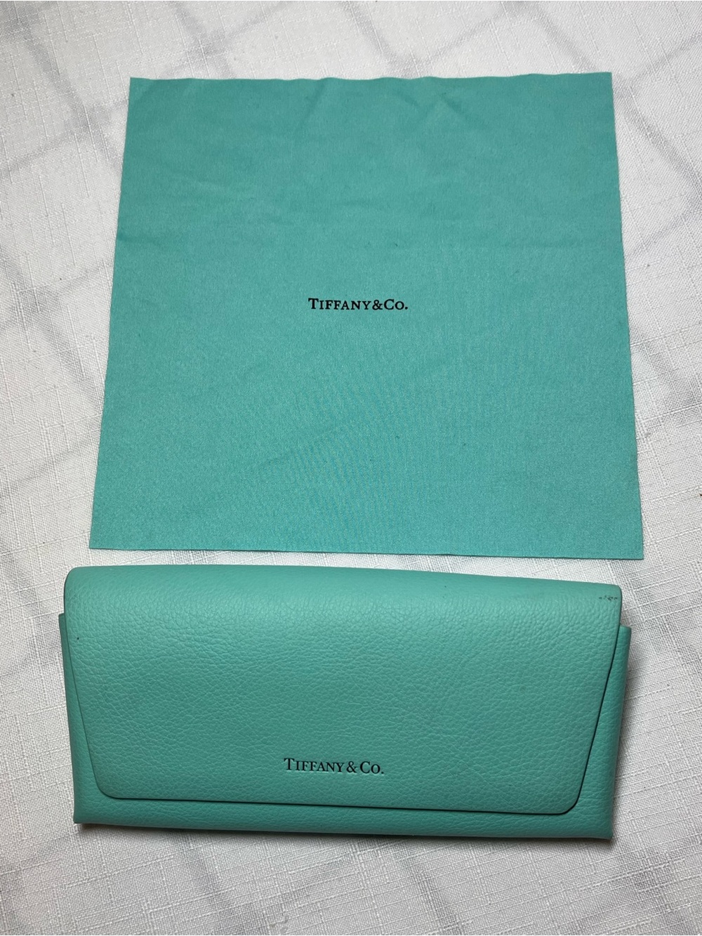 Tiffany & Co. Tiffany Blue Pebbled Sunglasses Case & branded glass cleaner cloth